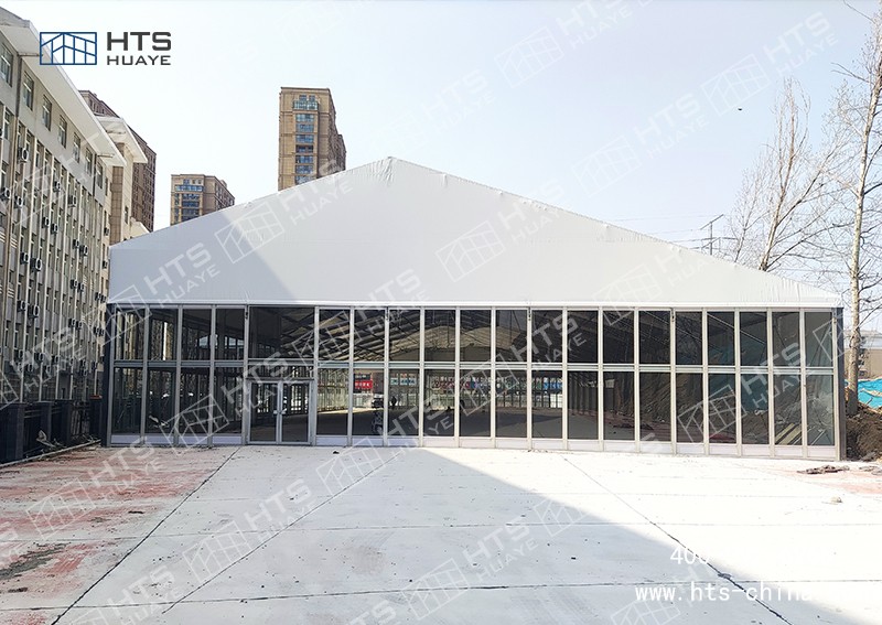 篷房式籃球館給人們提供了一個(gè)方便快捷的籃球場(chǎng)地選擇 篷房式籃球館給人們提供了一個(gè)方便快捷的籃球場(chǎng)地選擇