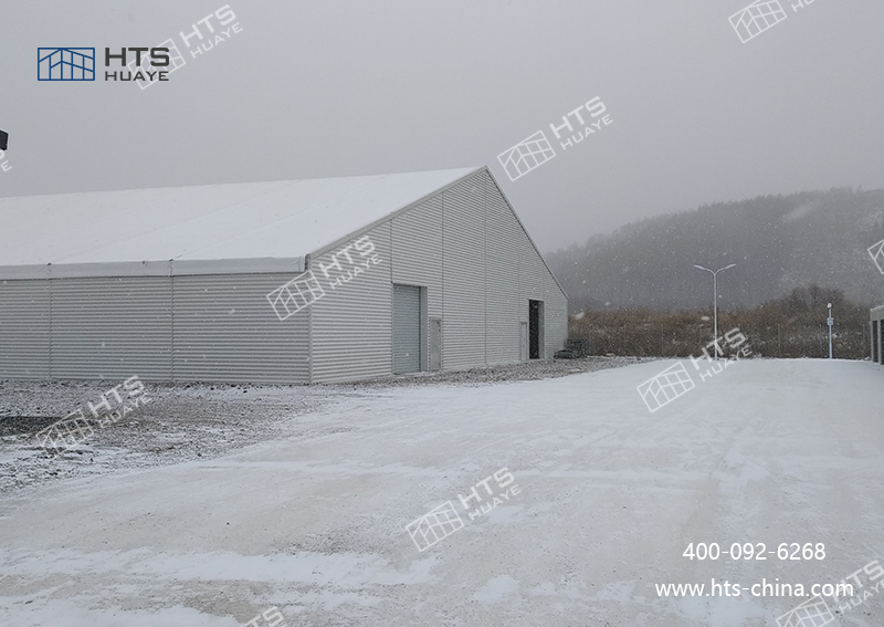 簡(jiǎn)易戶外倉(cāng)庫(kù)篷房成為了制造業(yè)的“香餑餑?”