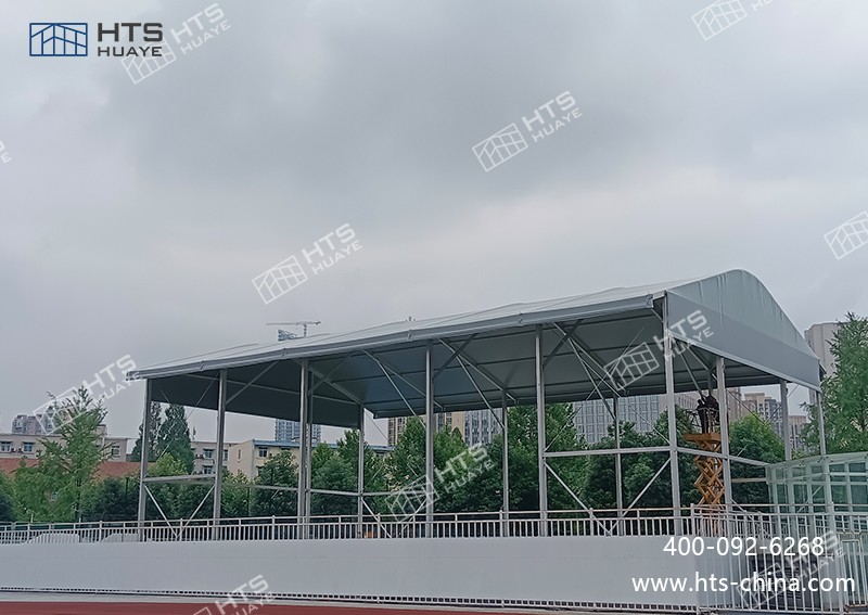 某科技大學又新建一座350平方米的網球館篷房,邊高可達9.6米 某科技大學又新建一座350平方米的網球館篷房,邊高可達9.6米