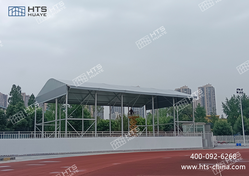 某科技大學又新建一座350平方米的網球館篷房,邊高可達9.6米 某科技大學又新建一座350平方米的網球館篷房,邊高可達9.6米